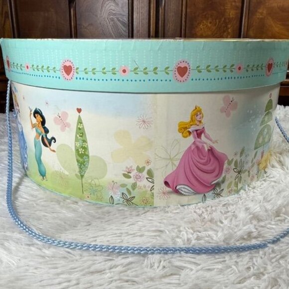 Disney Tri-Coastal Design Disney Princess XLarge Round Corded Hat/Storage Box - Picture 6 of 15